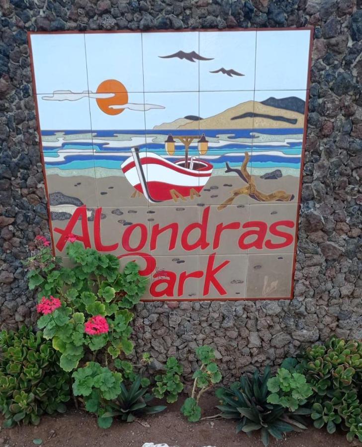 Alondras Park Mialsoma Apartament *